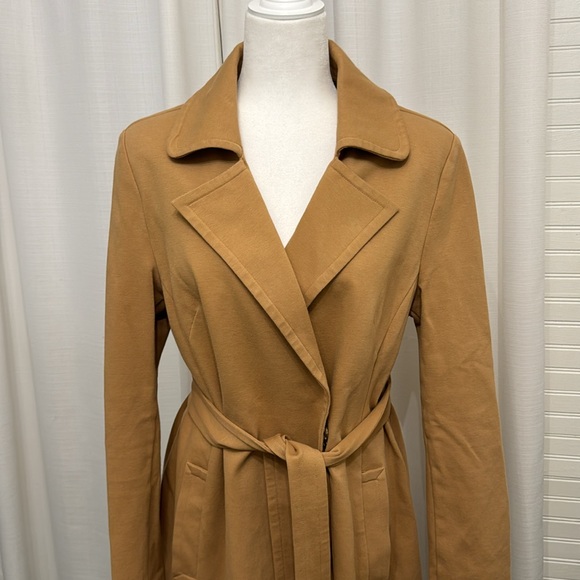 Cabi Camel Colored Trench Coat Sz Lg - Picture 2 of 6